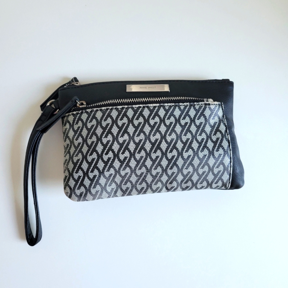 Nine West Black and White Wristlet Clutch 9 X 5 X 1 Inches.